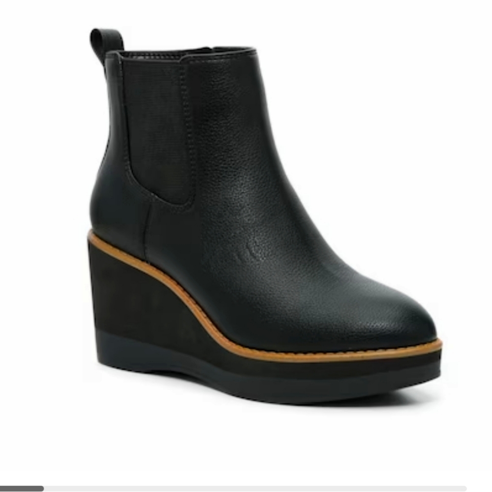 Wedge booties